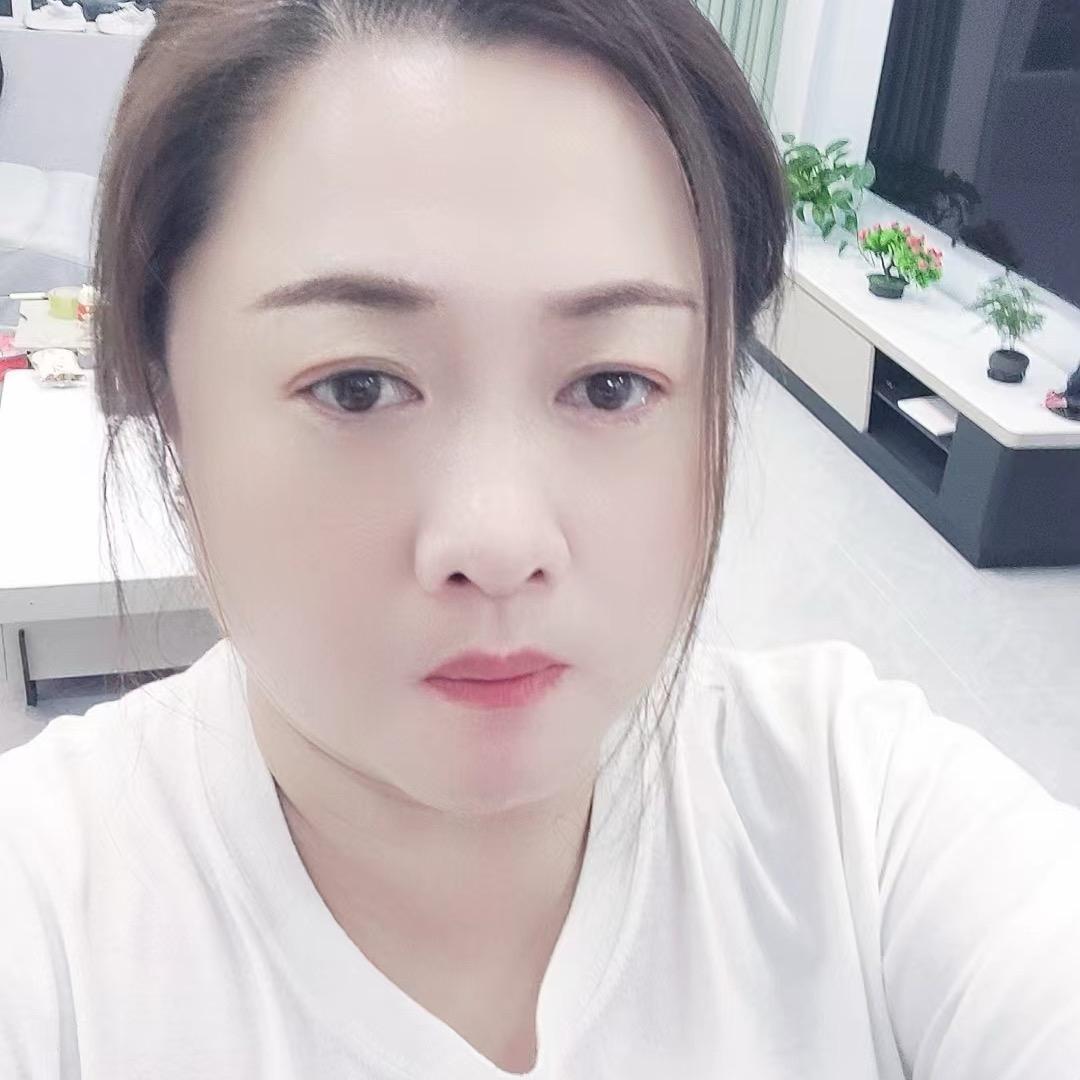 聚乙烯车厢滑板小盛
