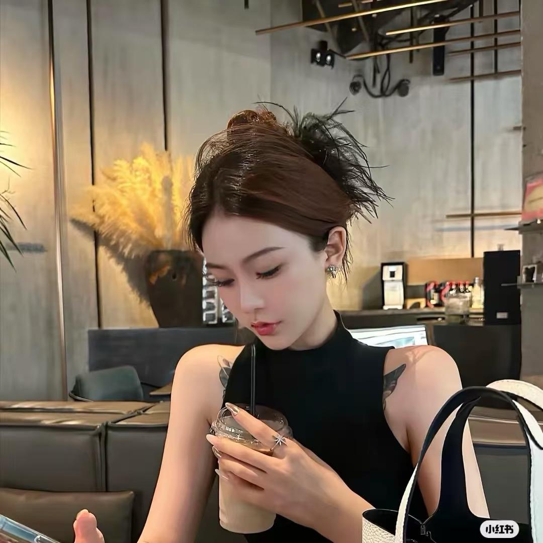 莫莫