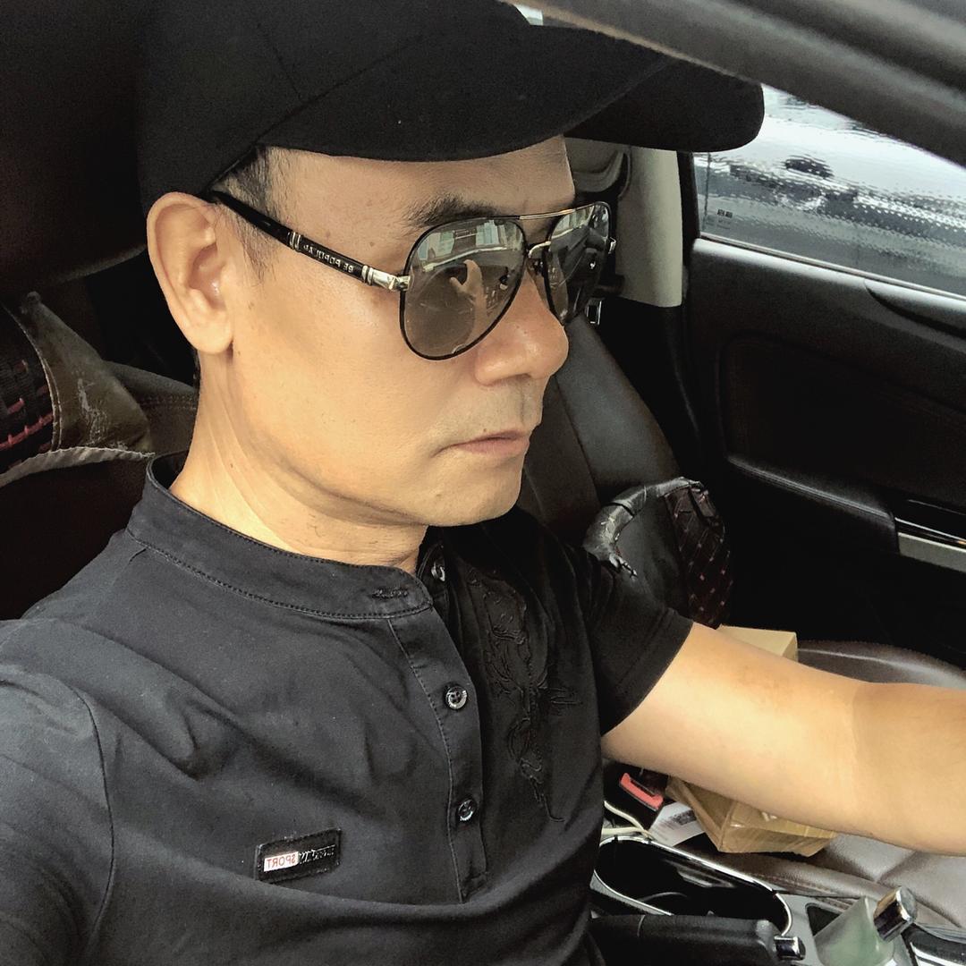 承接餐饮厨房设备定制工程，冷库及维修梁工