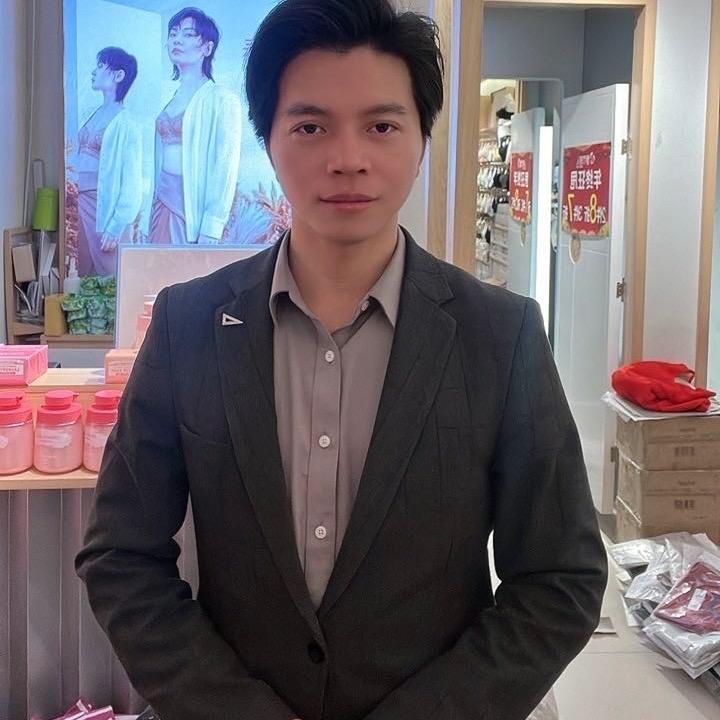 丽人严选阿忠
