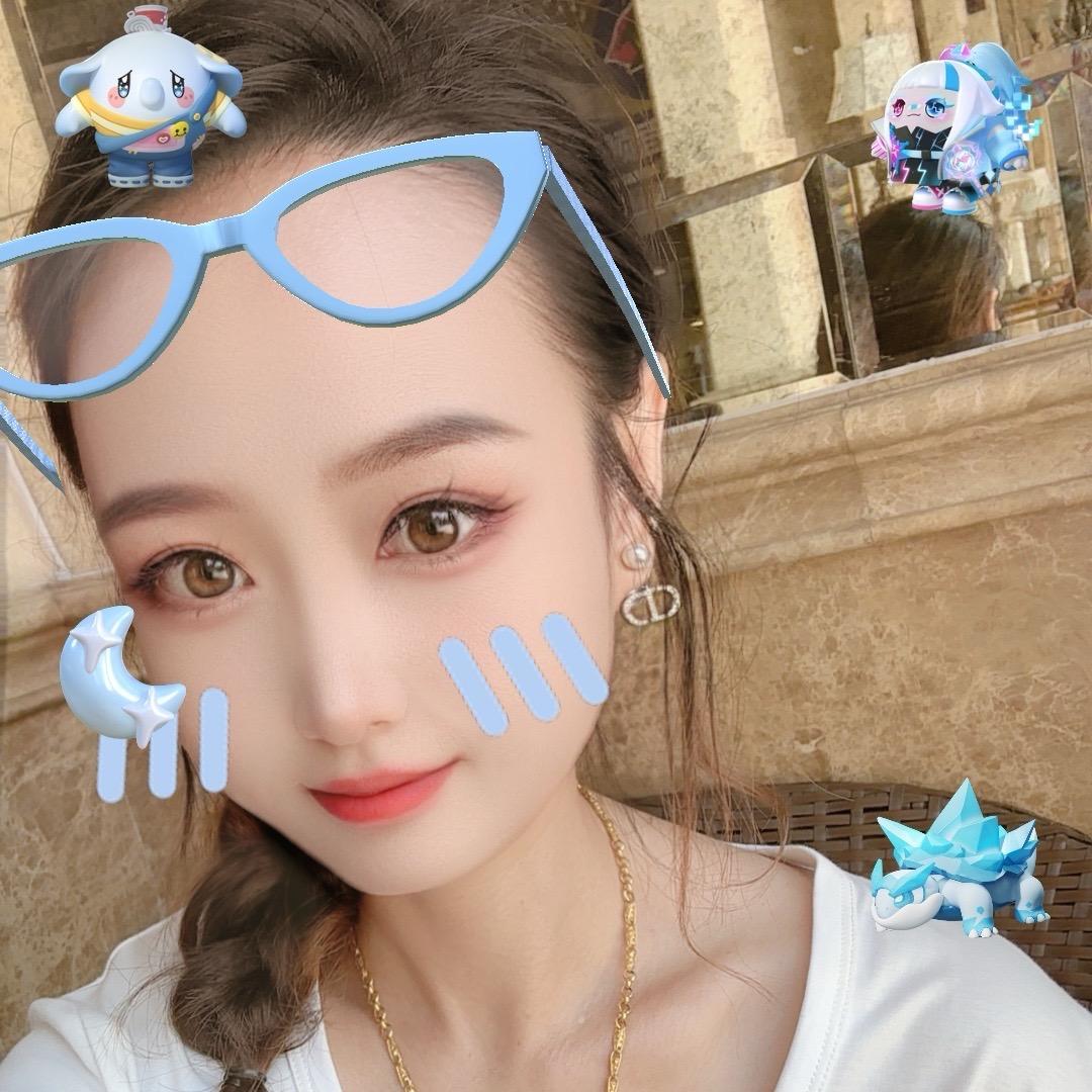 小酒窝Y