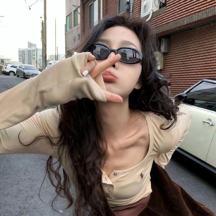 @    -  光耀迪迦.