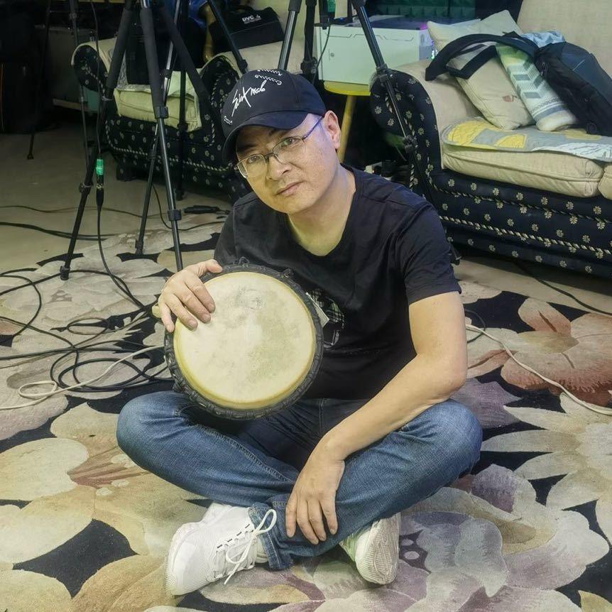 张勇非洲鼓的工作室教学