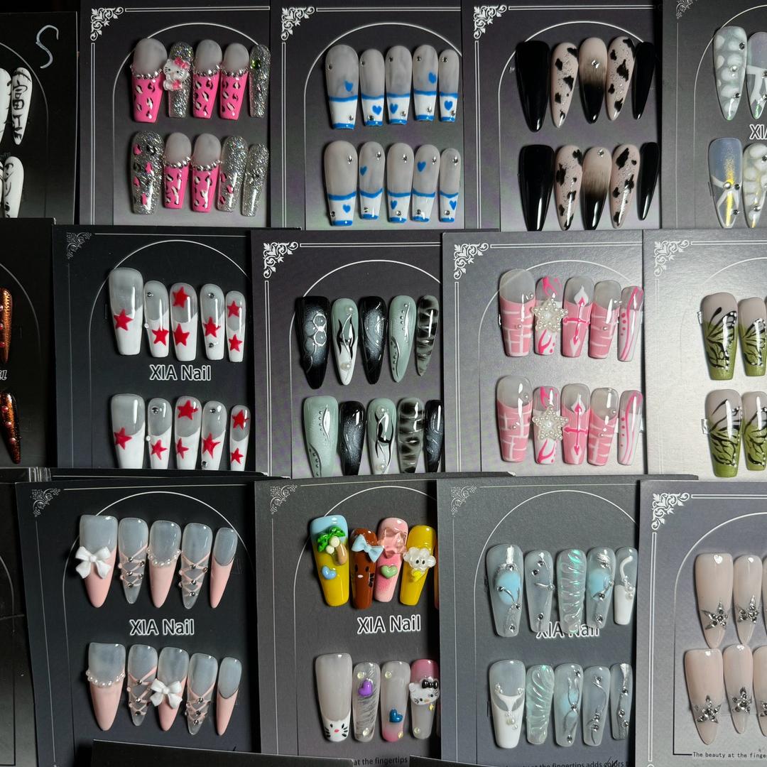 花花草草纯手工穿戴甲