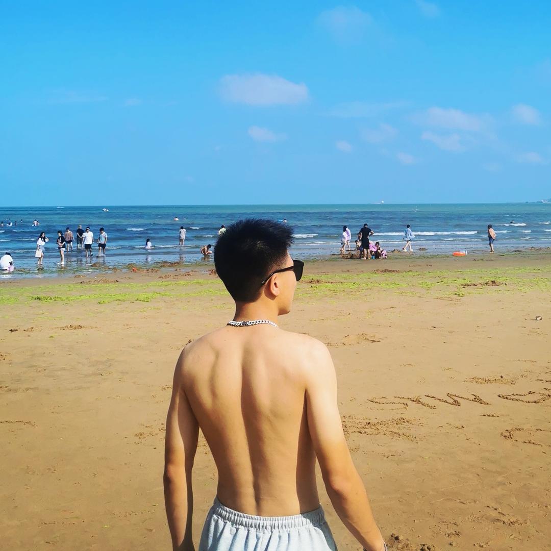 过来让我打一拳