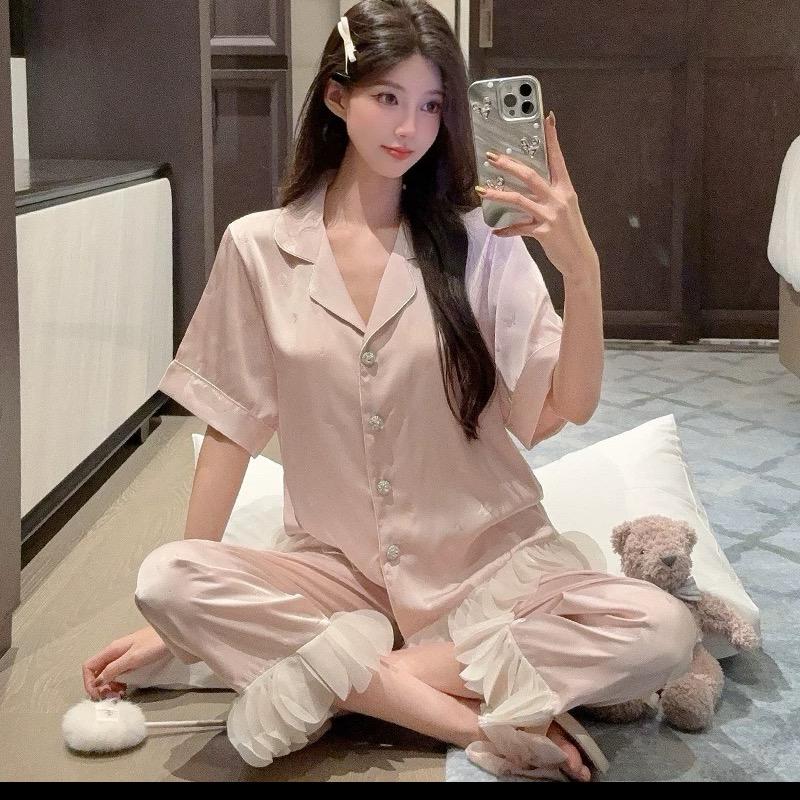 小宅轻奢家居服