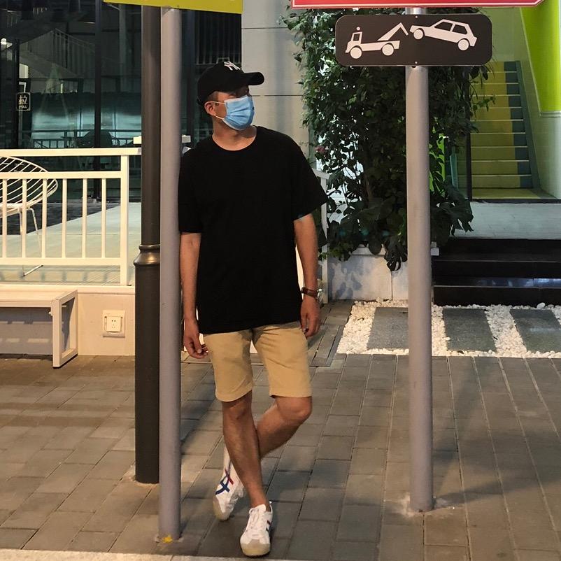 H U G O  吴铁南