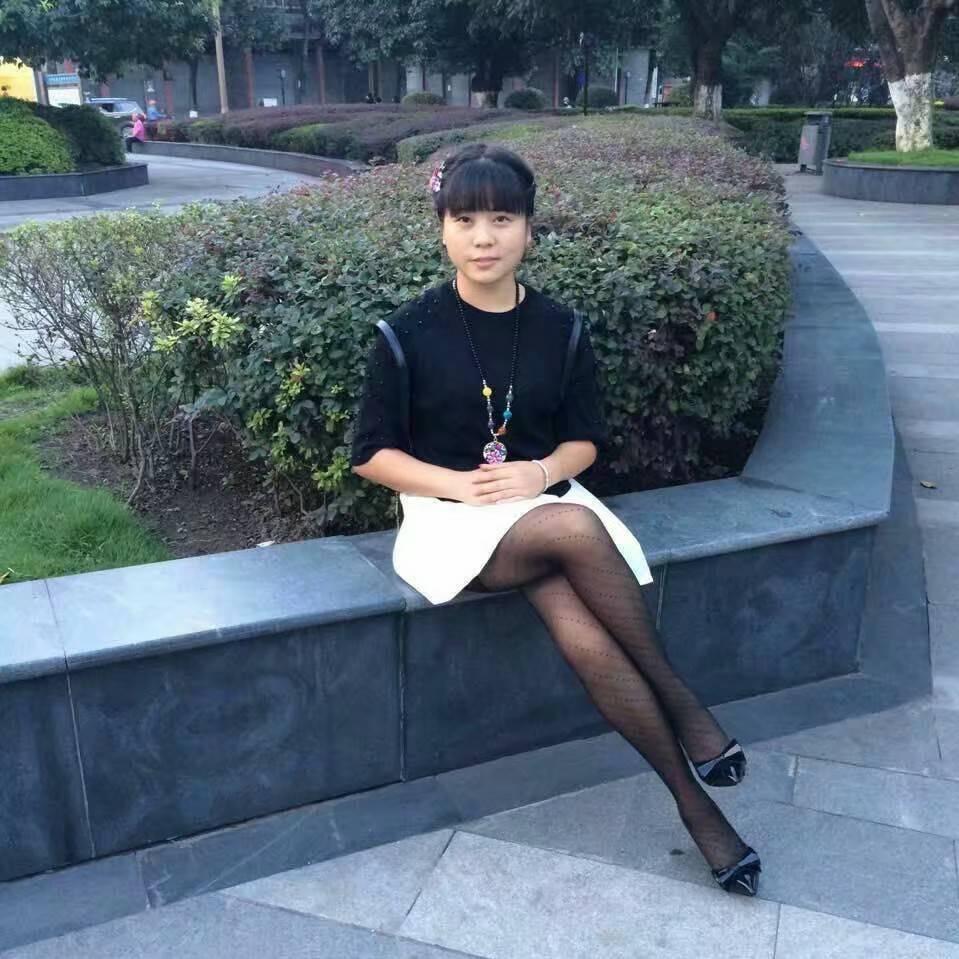 你就做你自己,爱你的人自然爱你.