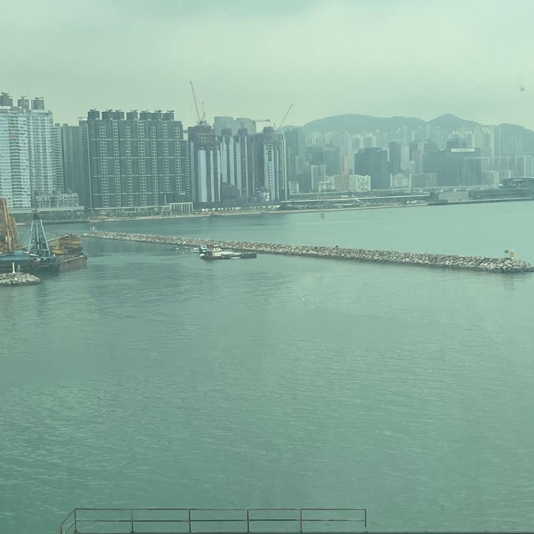 爱玩游戏的菜逼