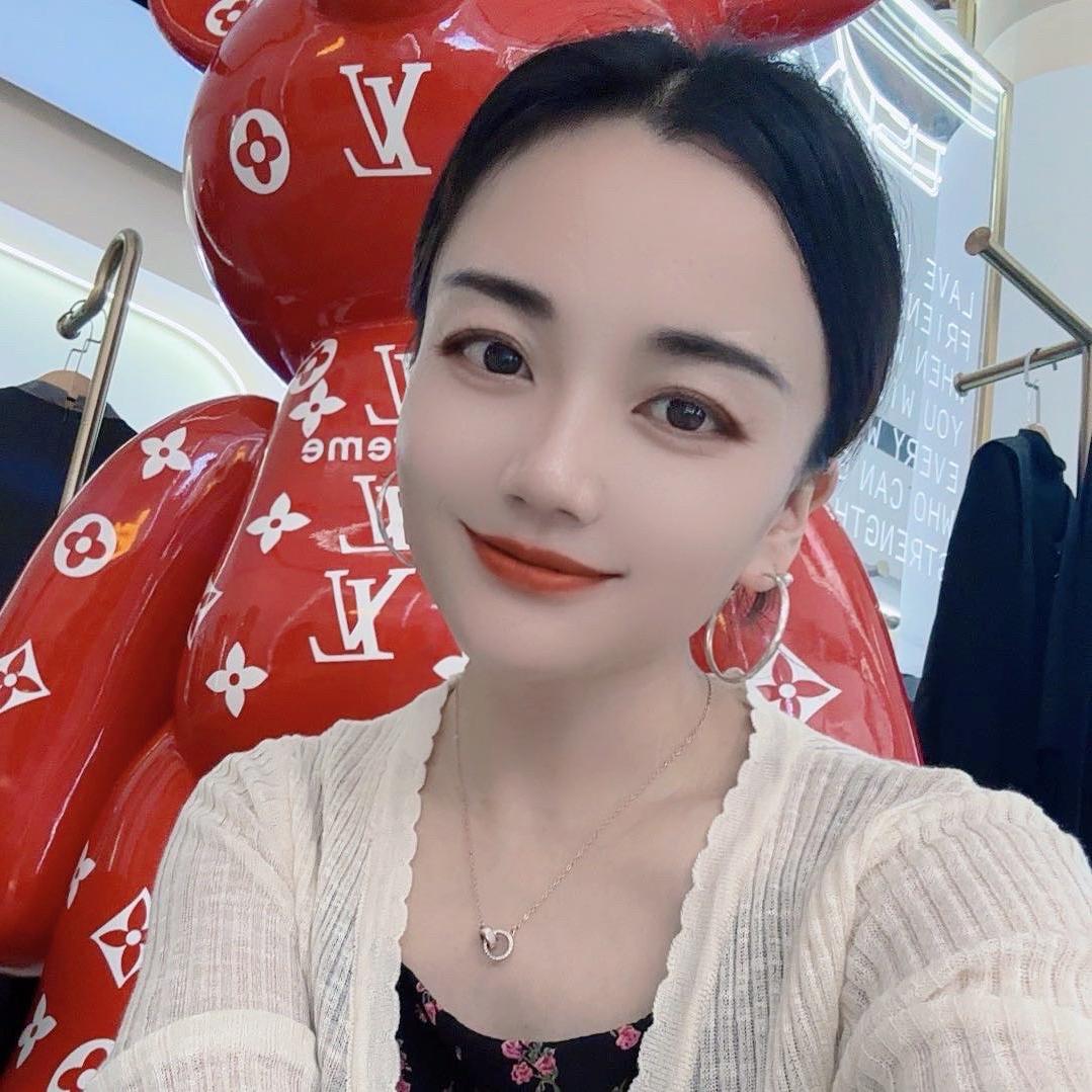厚坡镇美尔西品牌女装【冰冰】
