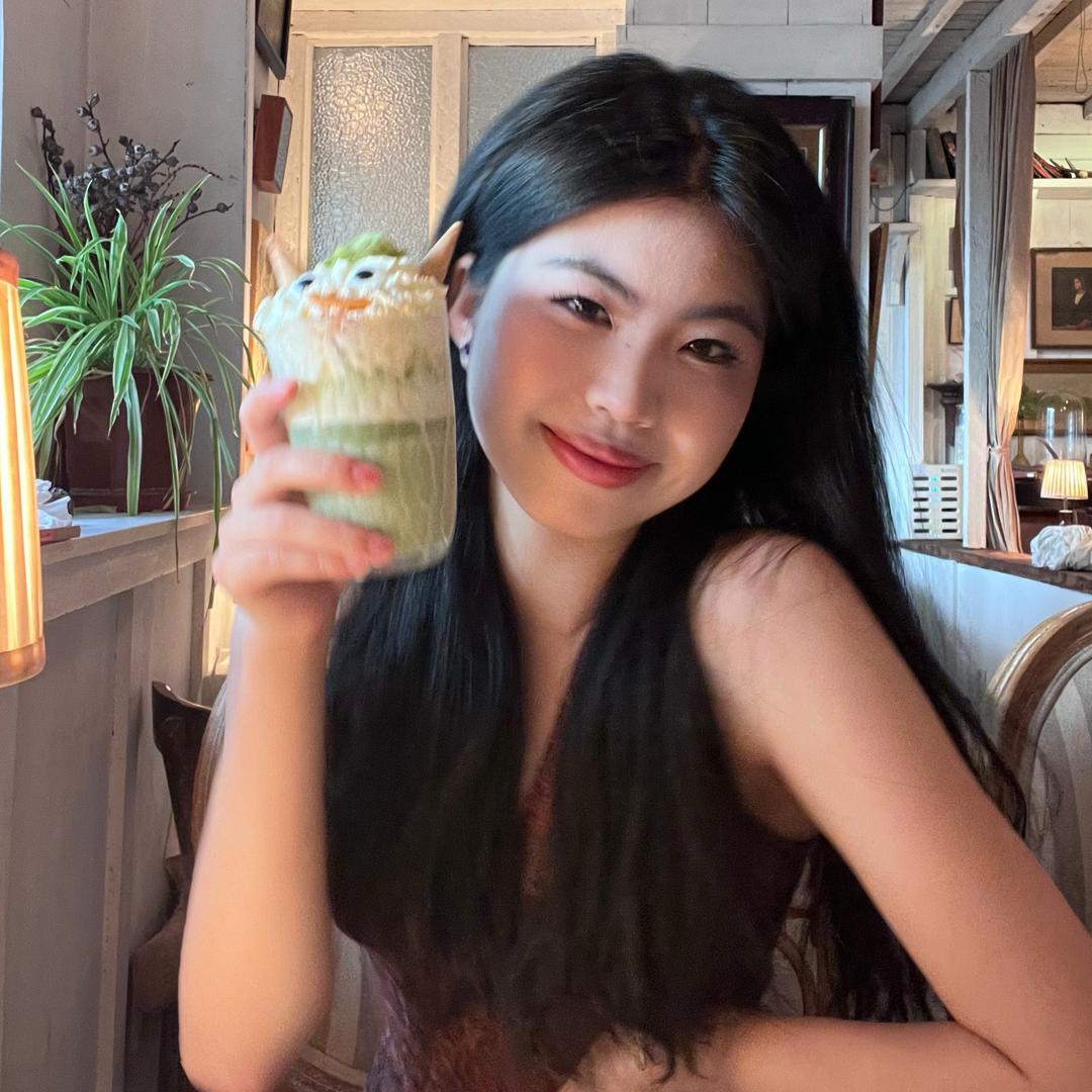 小新^