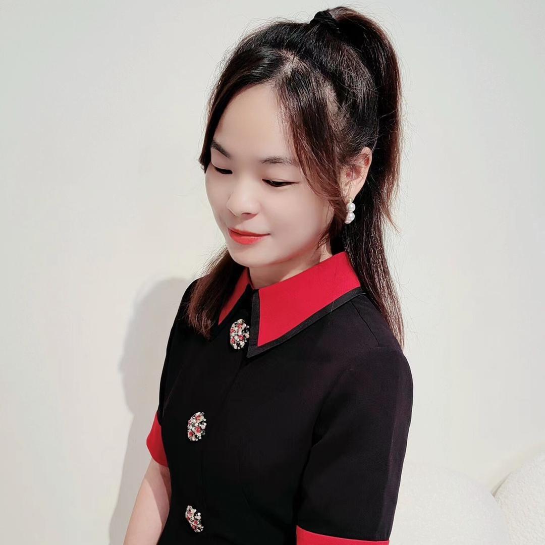 深圳小美高定女装