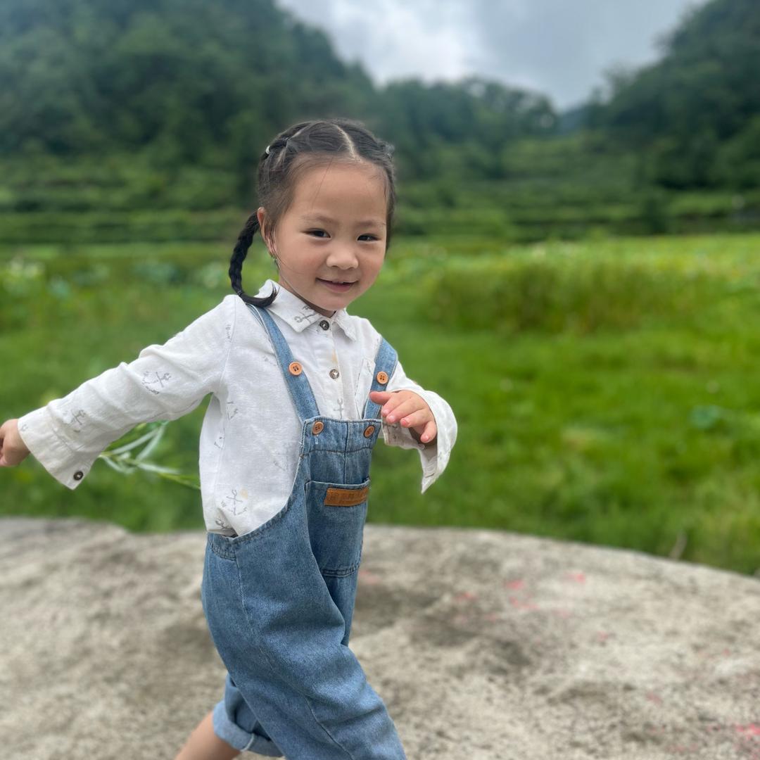 爱吃折耳根的小美女