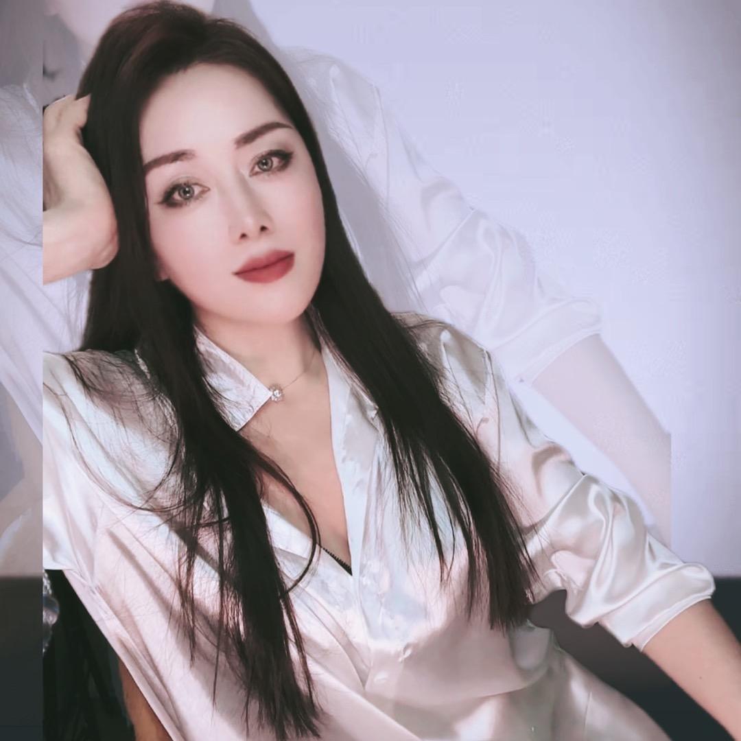 妮雅（是混血）