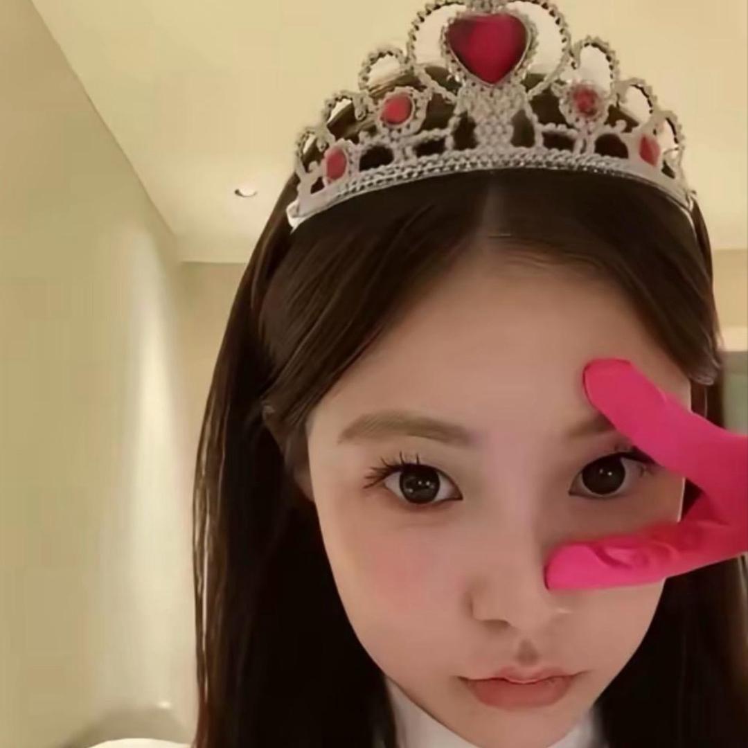 屁屁镶钻的闪腚公主