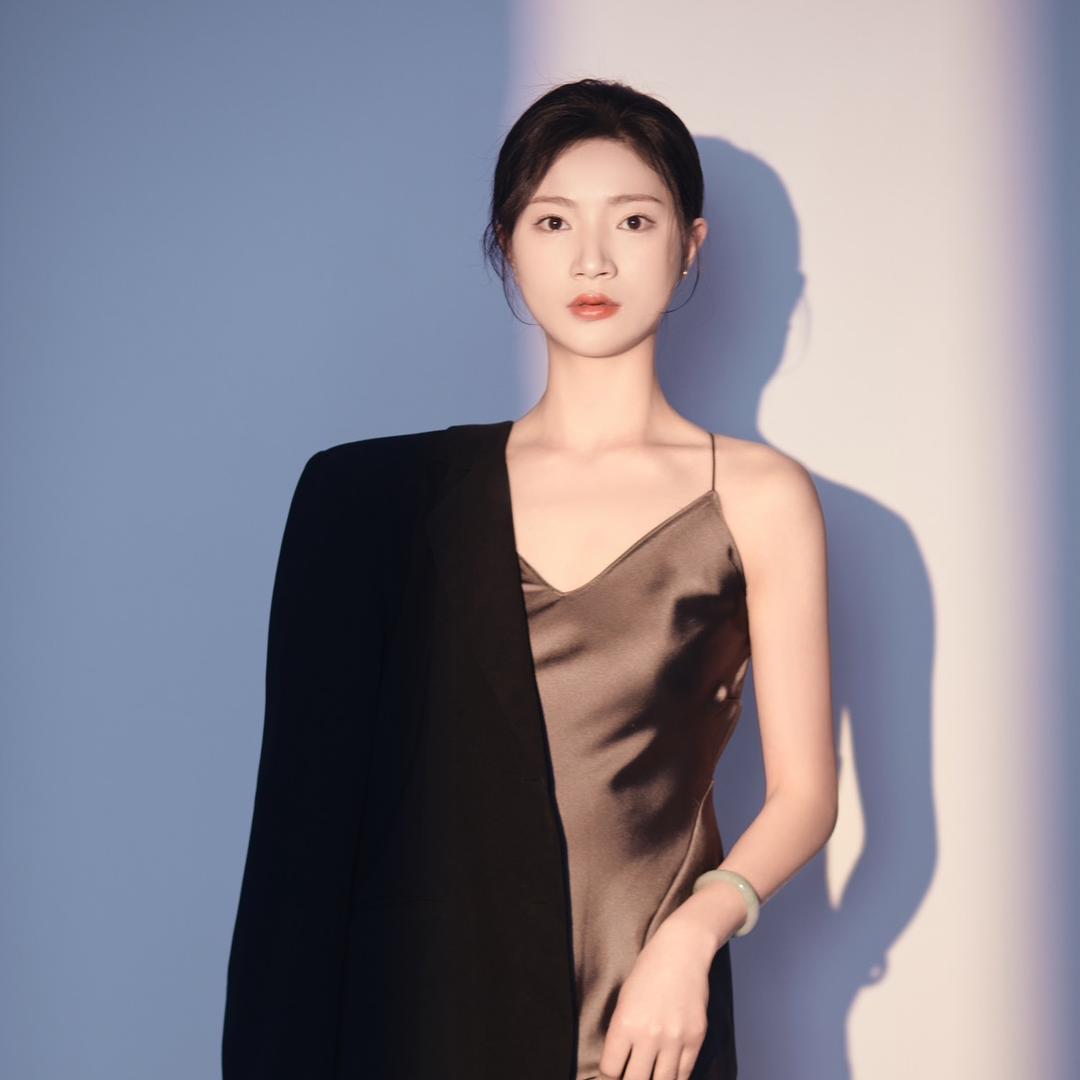 彝良百爵珠宝小兰姐姐