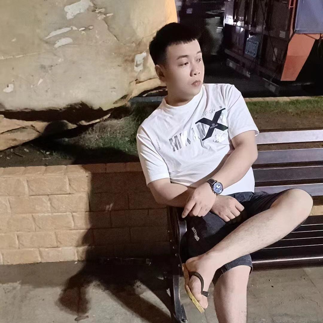 小何是我（记录生活）