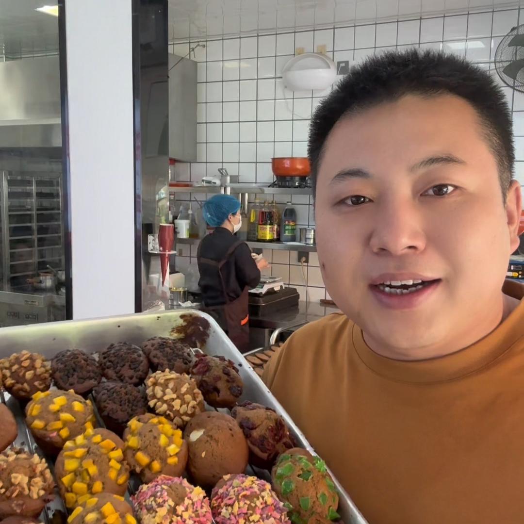 黄骅卖枣糕的小高