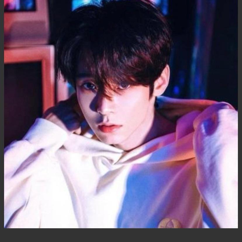 一个玩澜的单身小主播