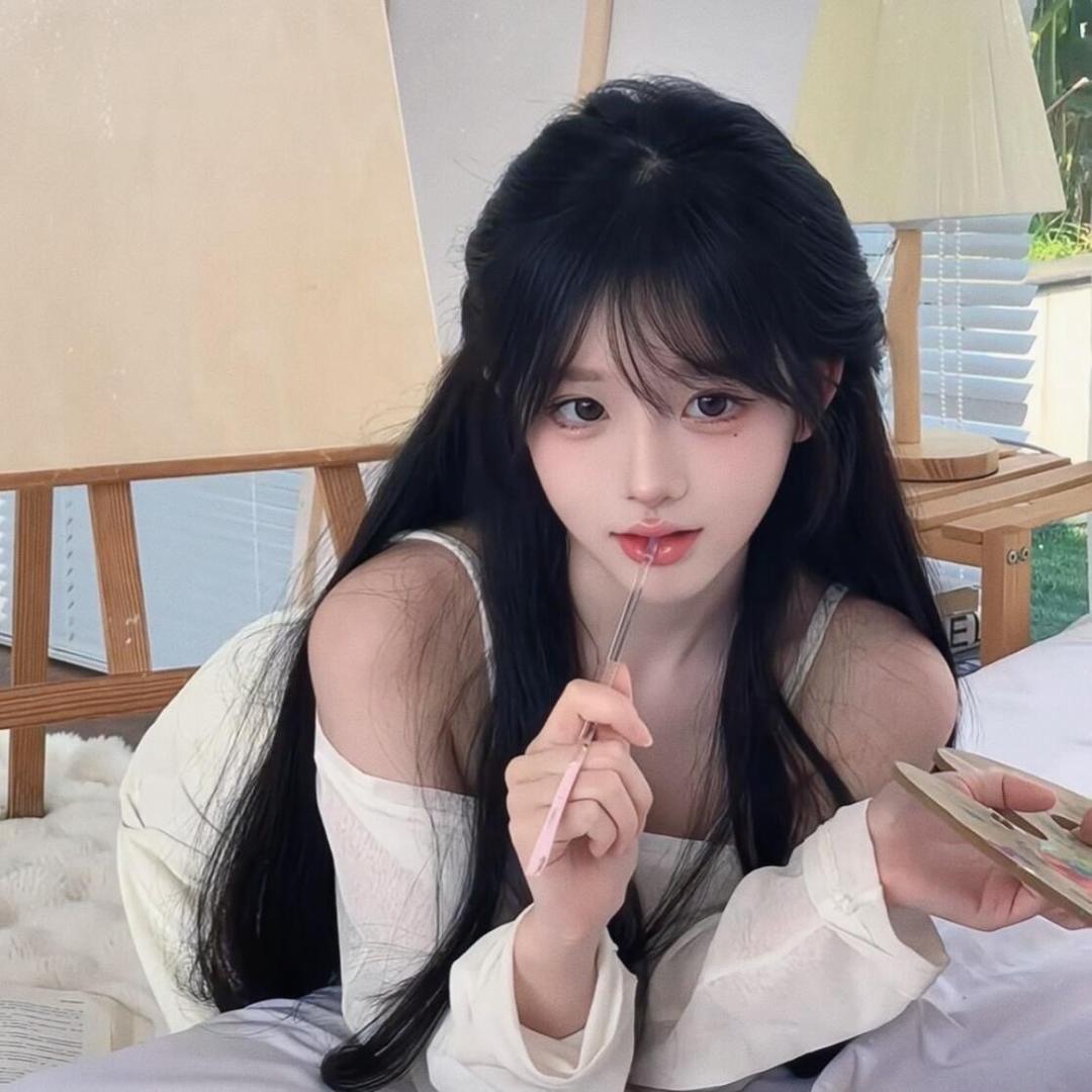 芷晴Lily(学穿搭)