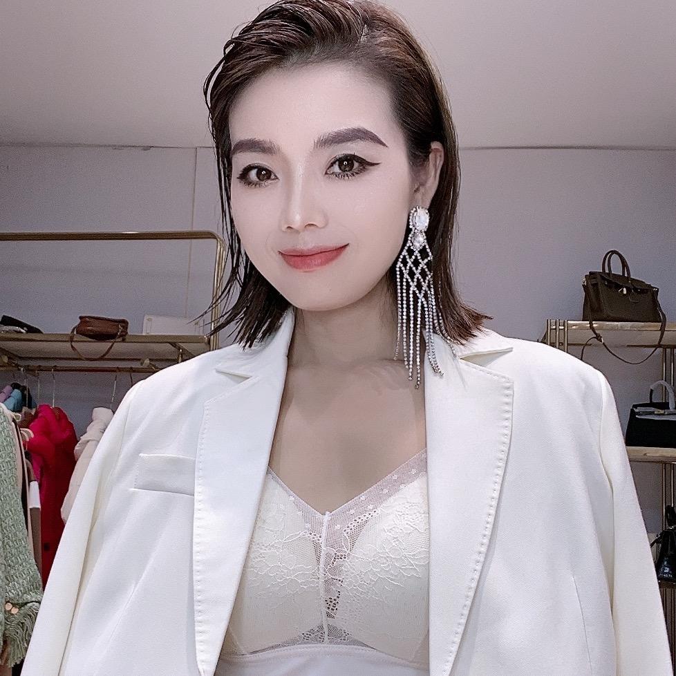 百变女王 唐唐女装