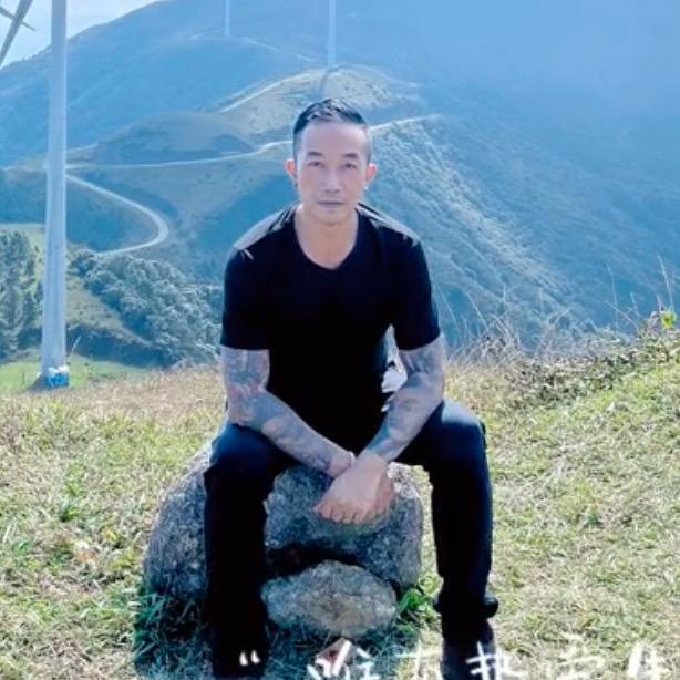 小伟🙄