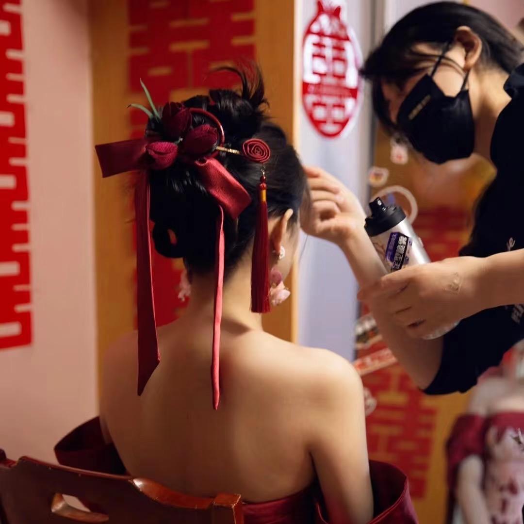 泗阳晚秋化妆师-依玲