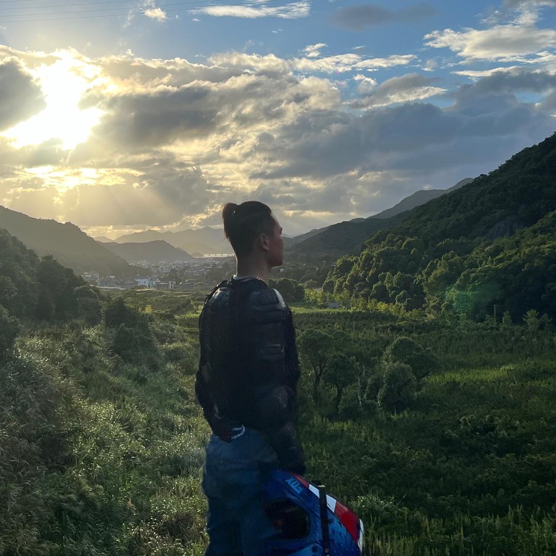 高阳凯.