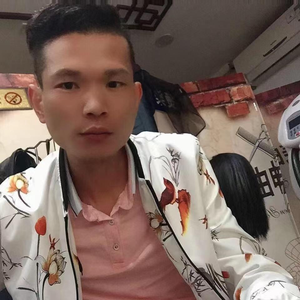 张曼