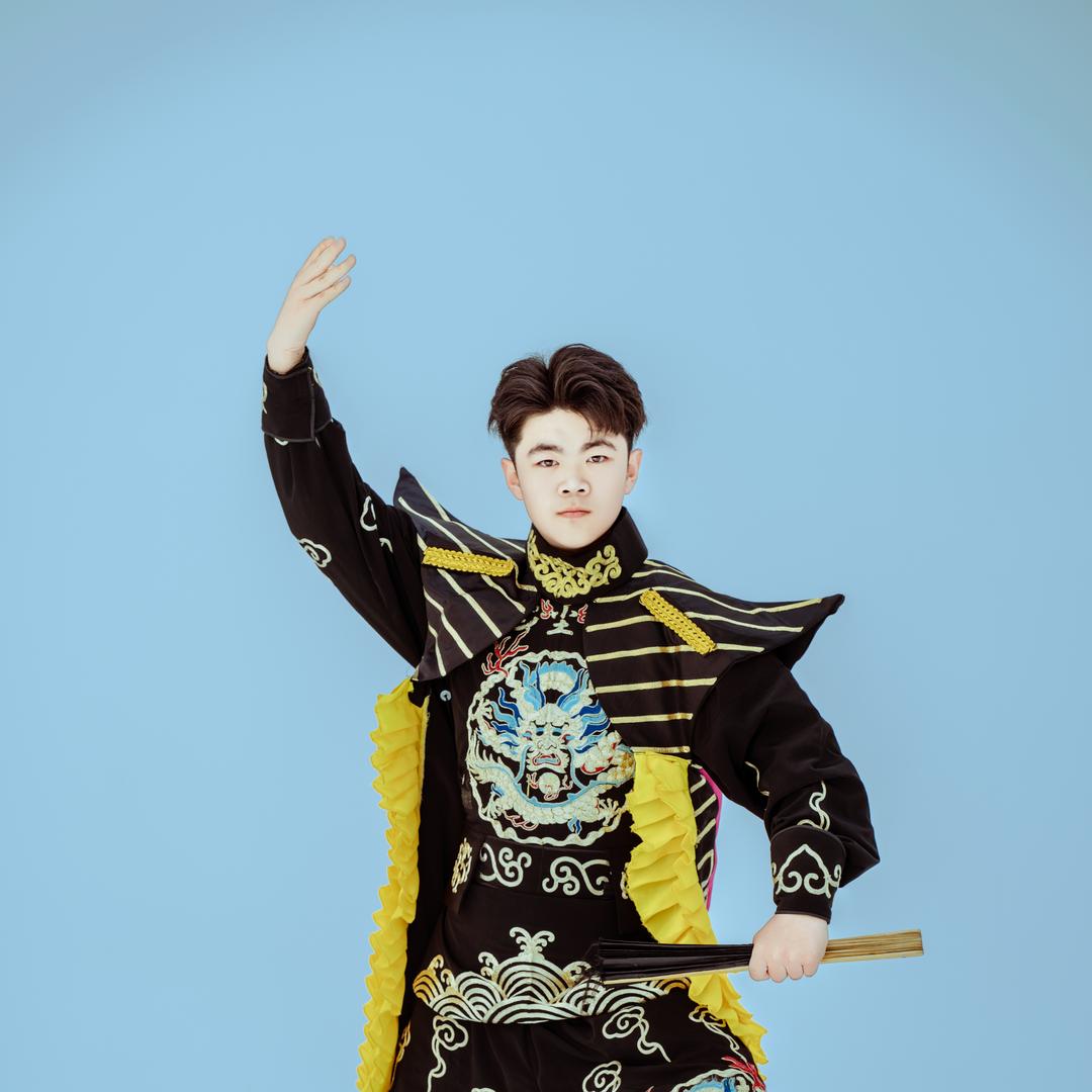 小黑 🚶🏻‍♂️·变脸·韵尘