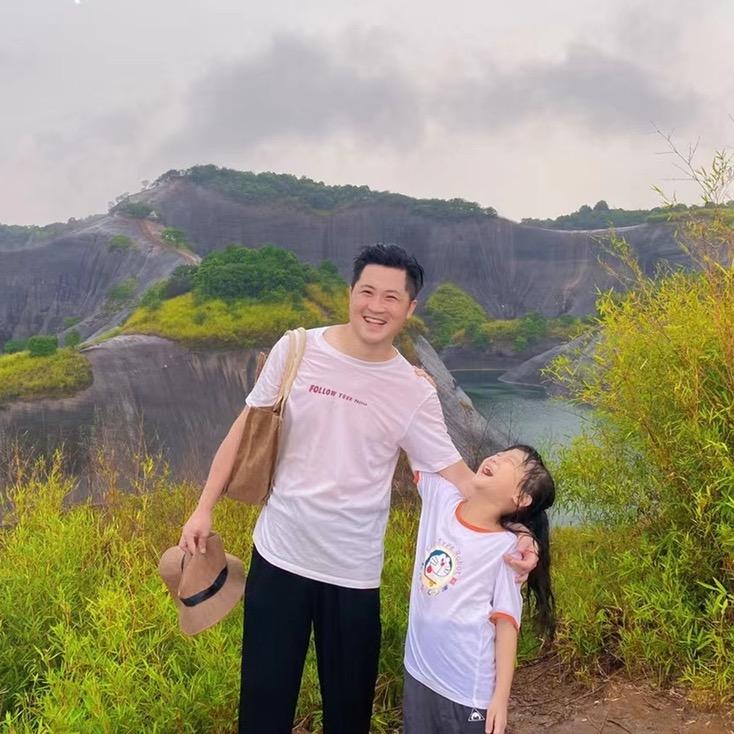建别墅的吴班长