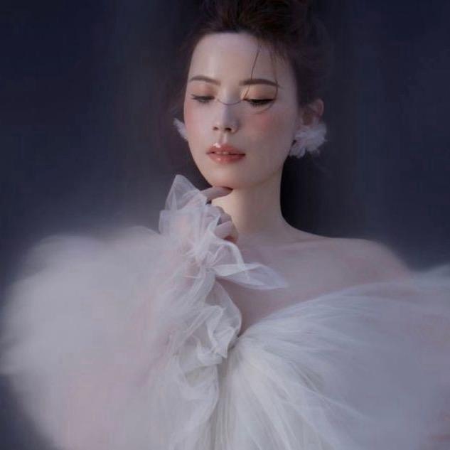 杭州银沙菲菲家当季尾货批发