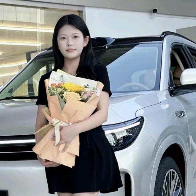 爱玩车的妙妙