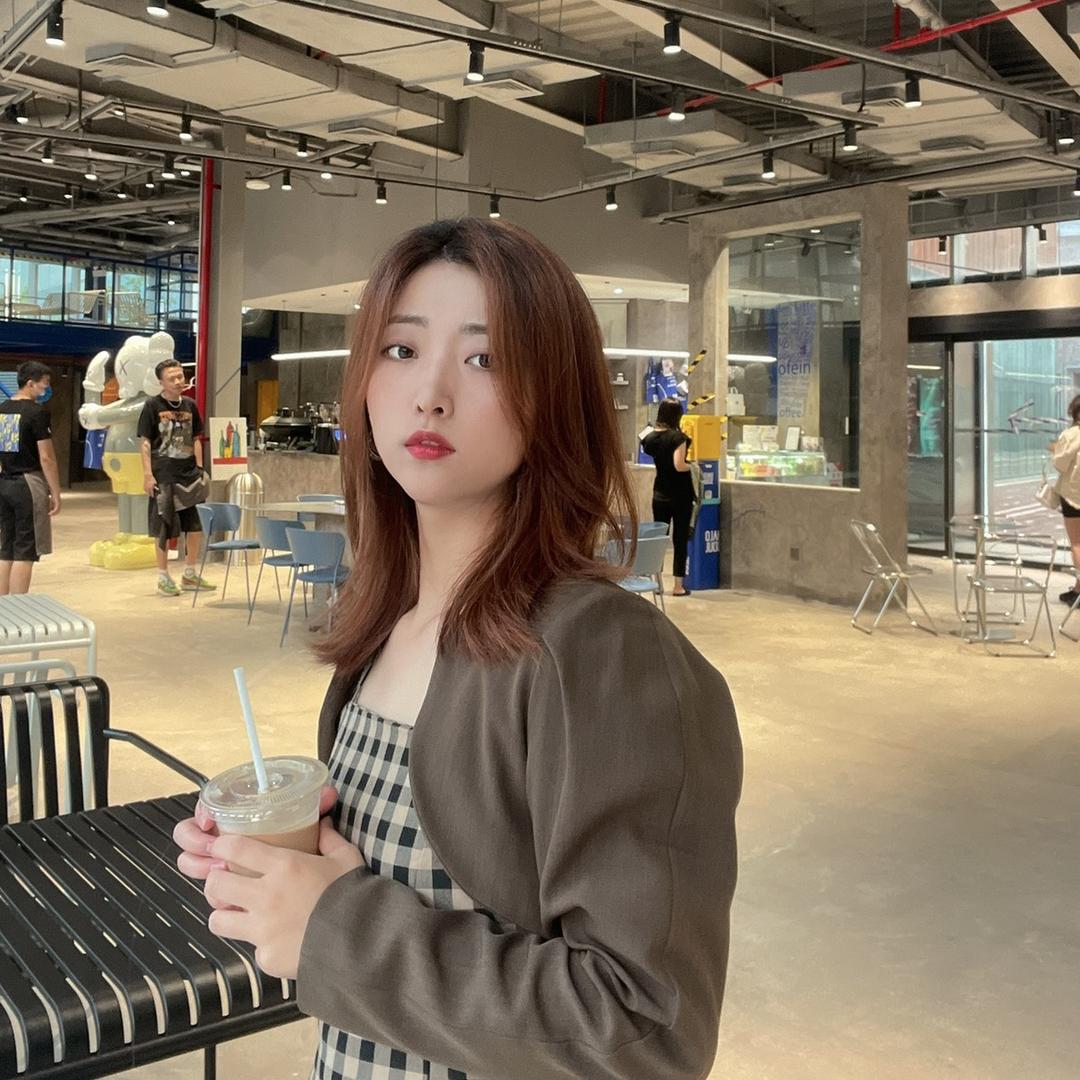 胶南女发型师 sara