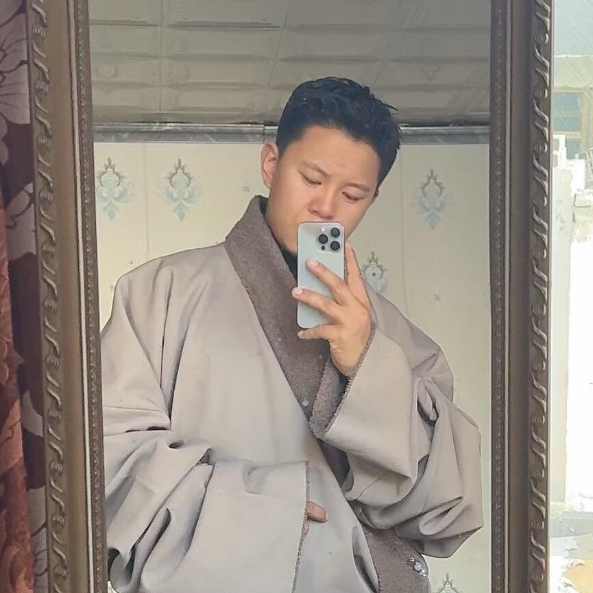 阿布文索（玉树唯一的男花艺人）