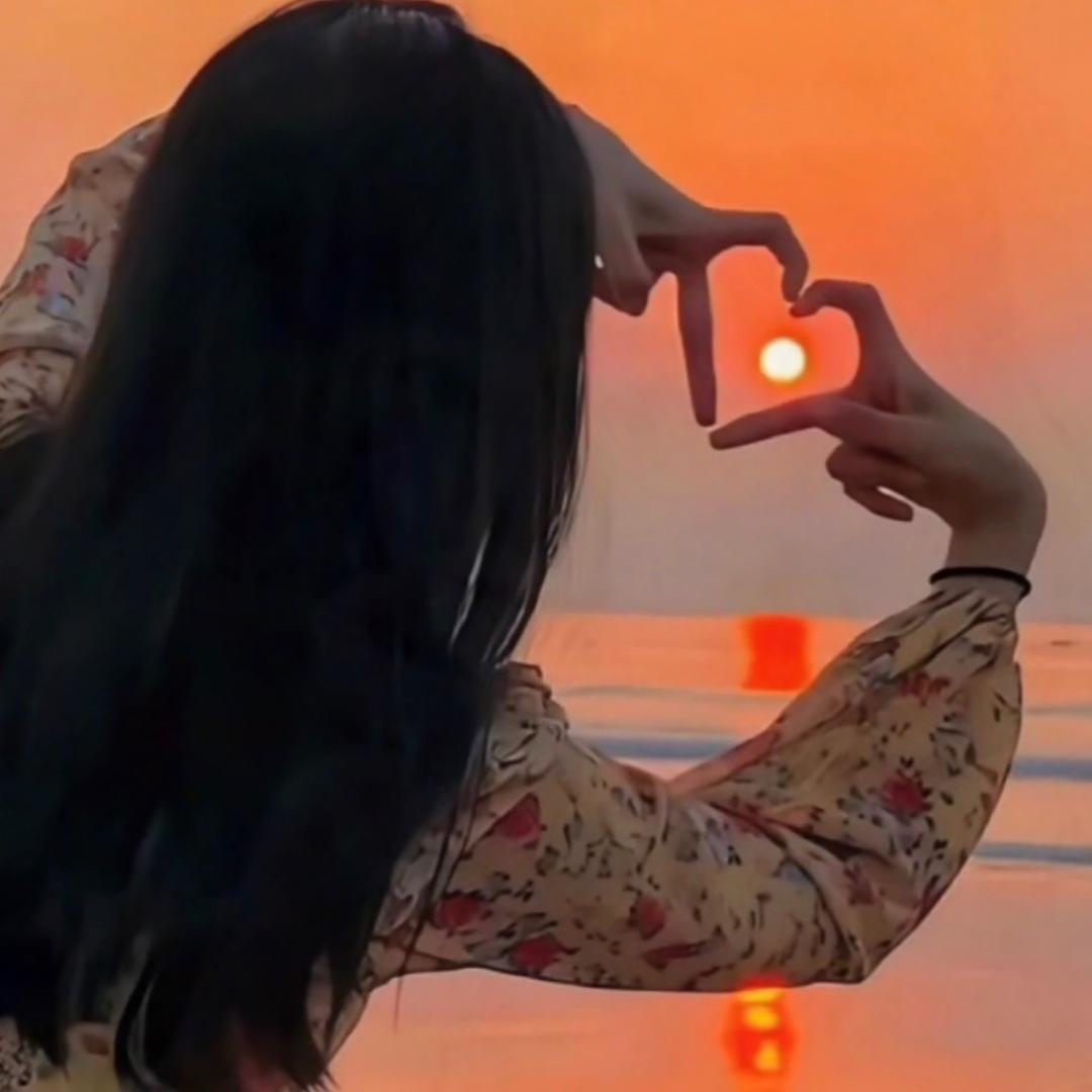 “何”家欢乐！