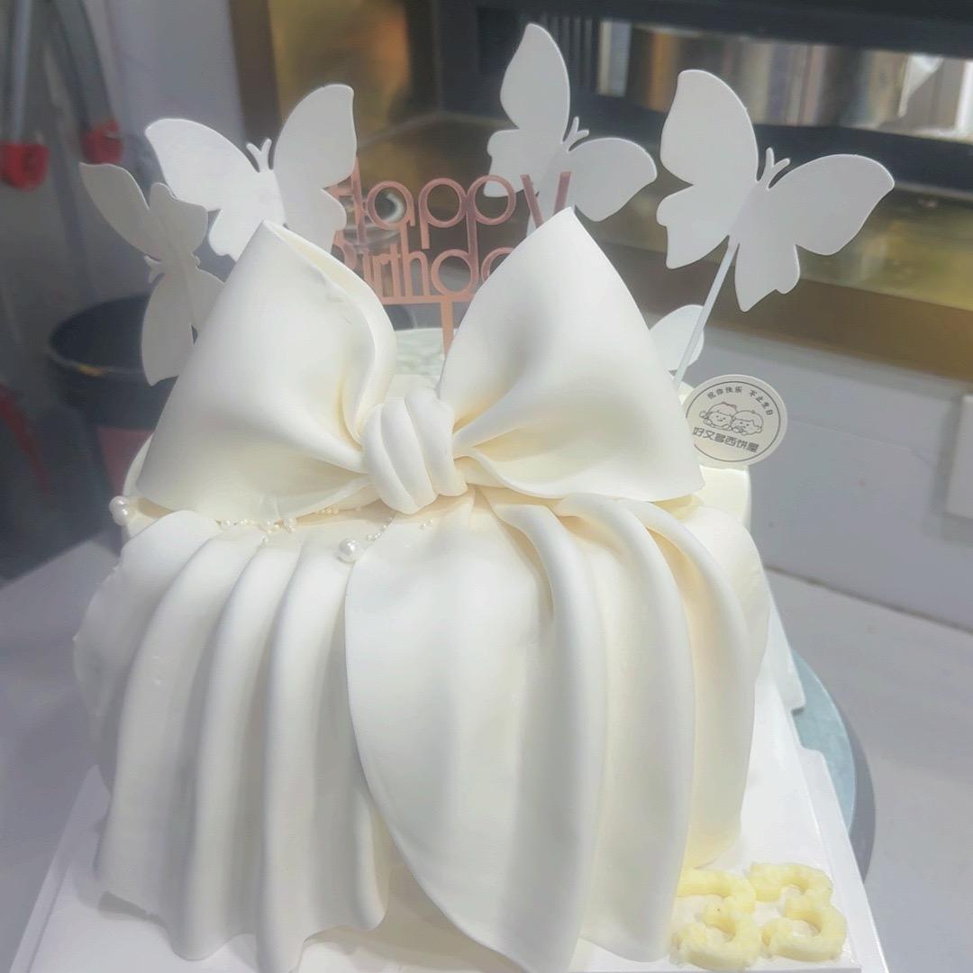 岑巩县好又多西饼屋邓姐