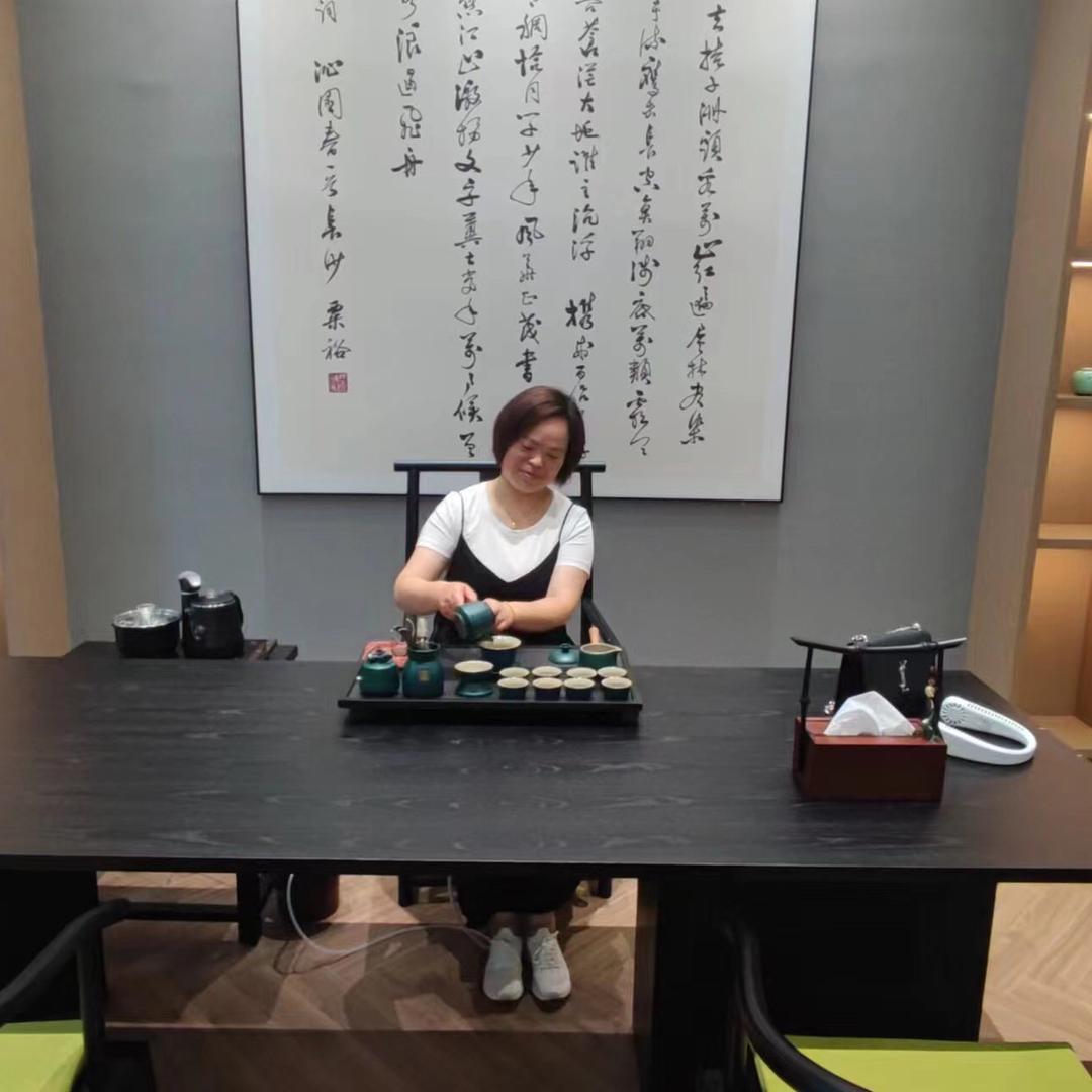 陌若嫣然