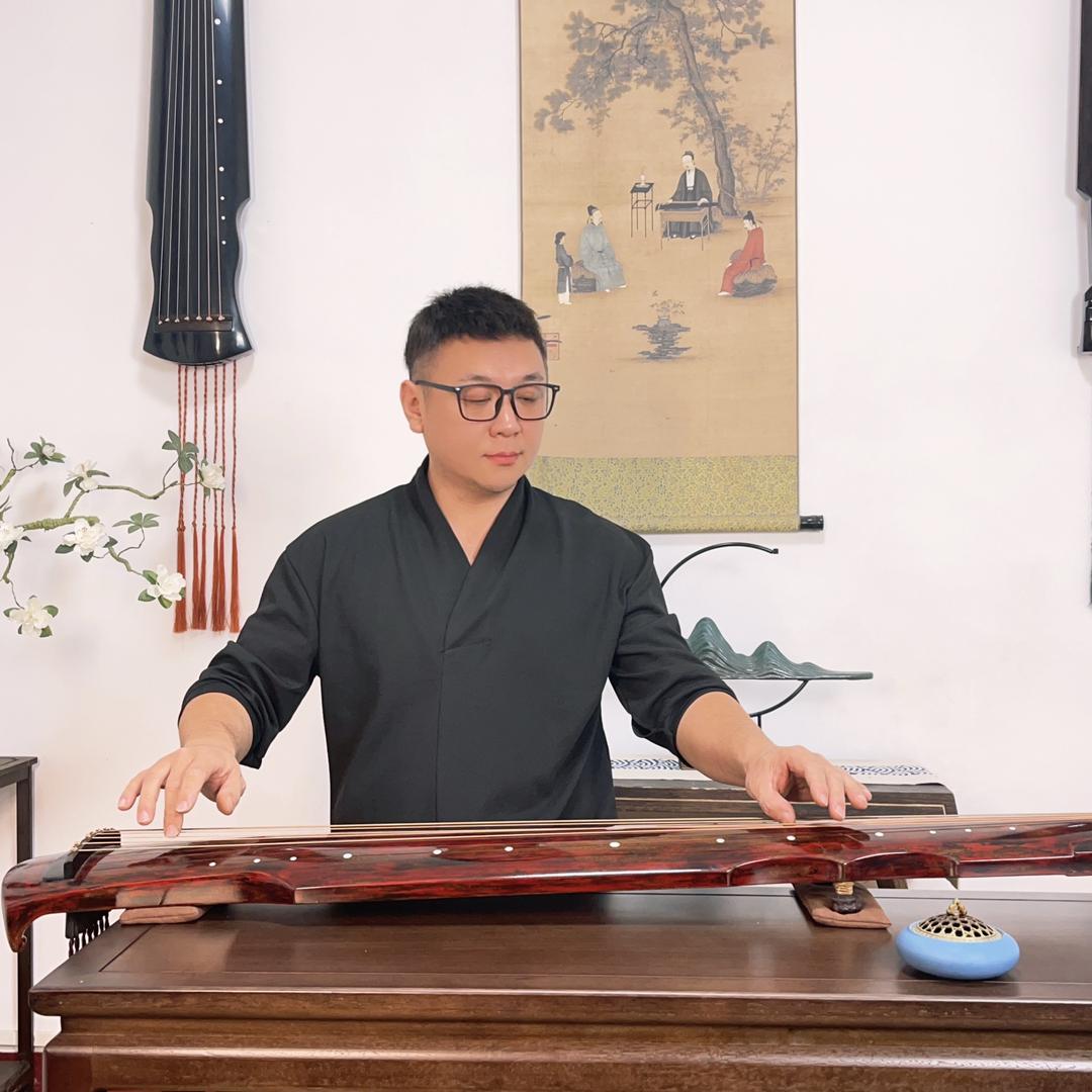 珠海斫琴师丷孙罗汉