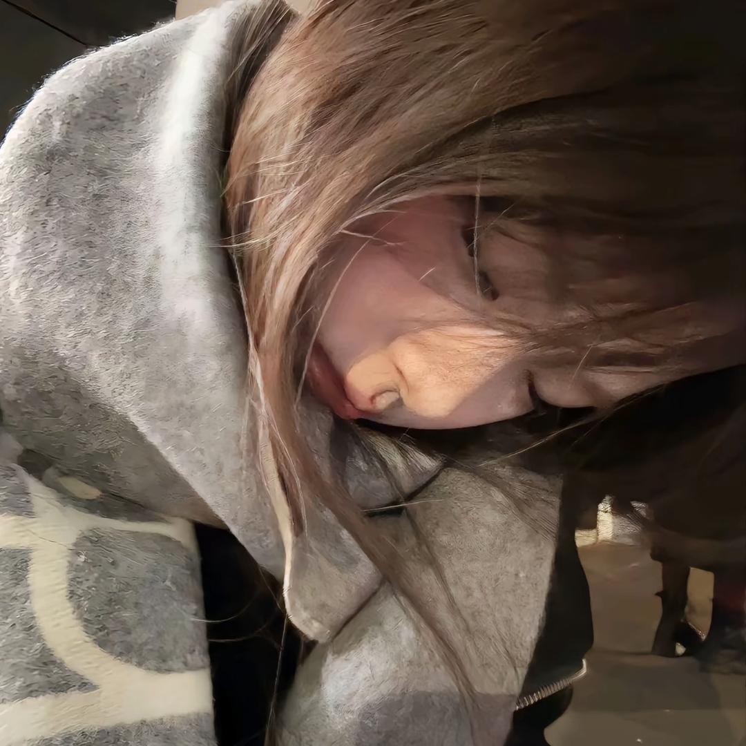 起床了小佳💤