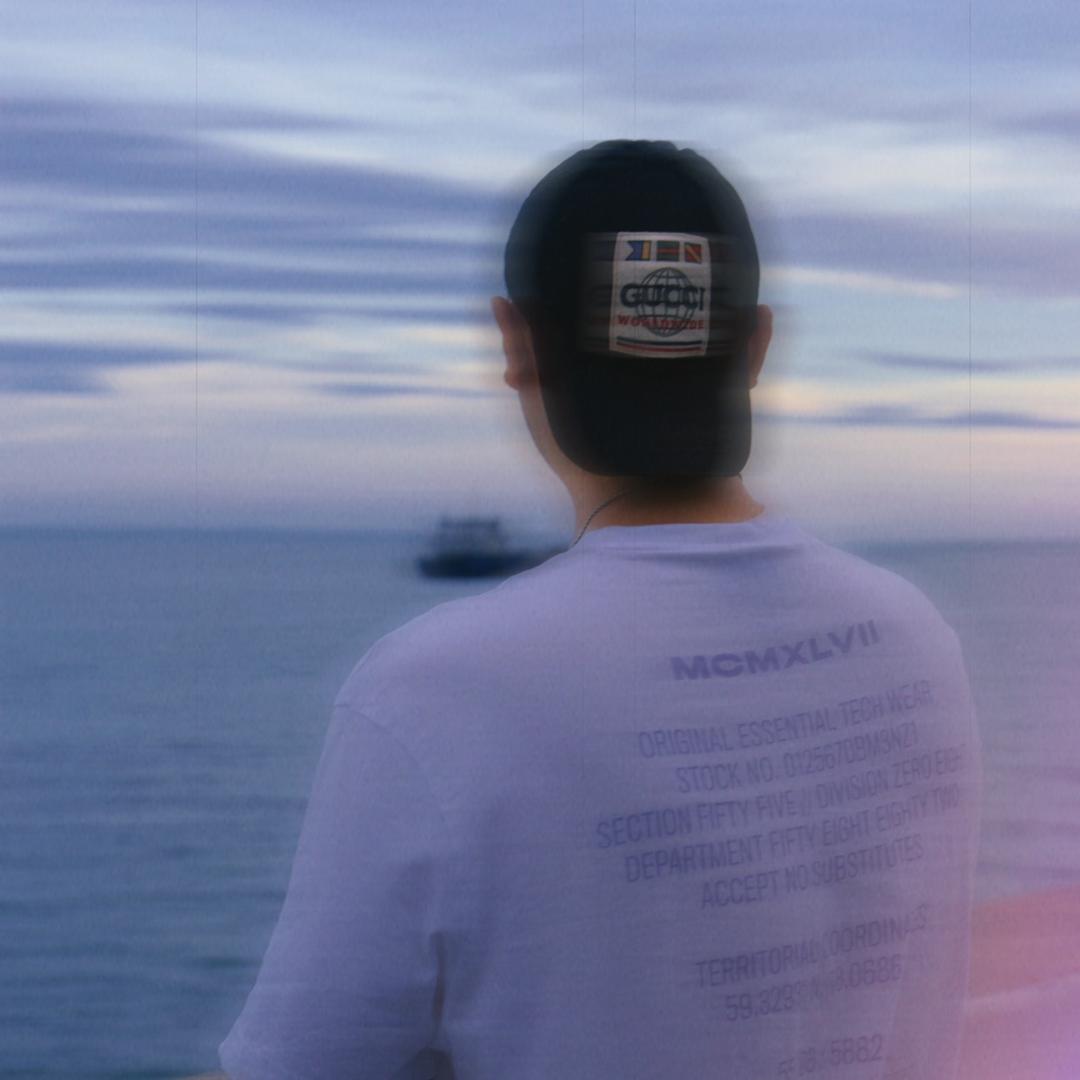 颜放.
