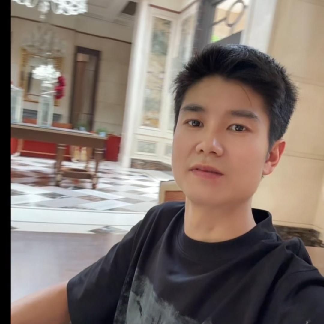 贴砖石哥