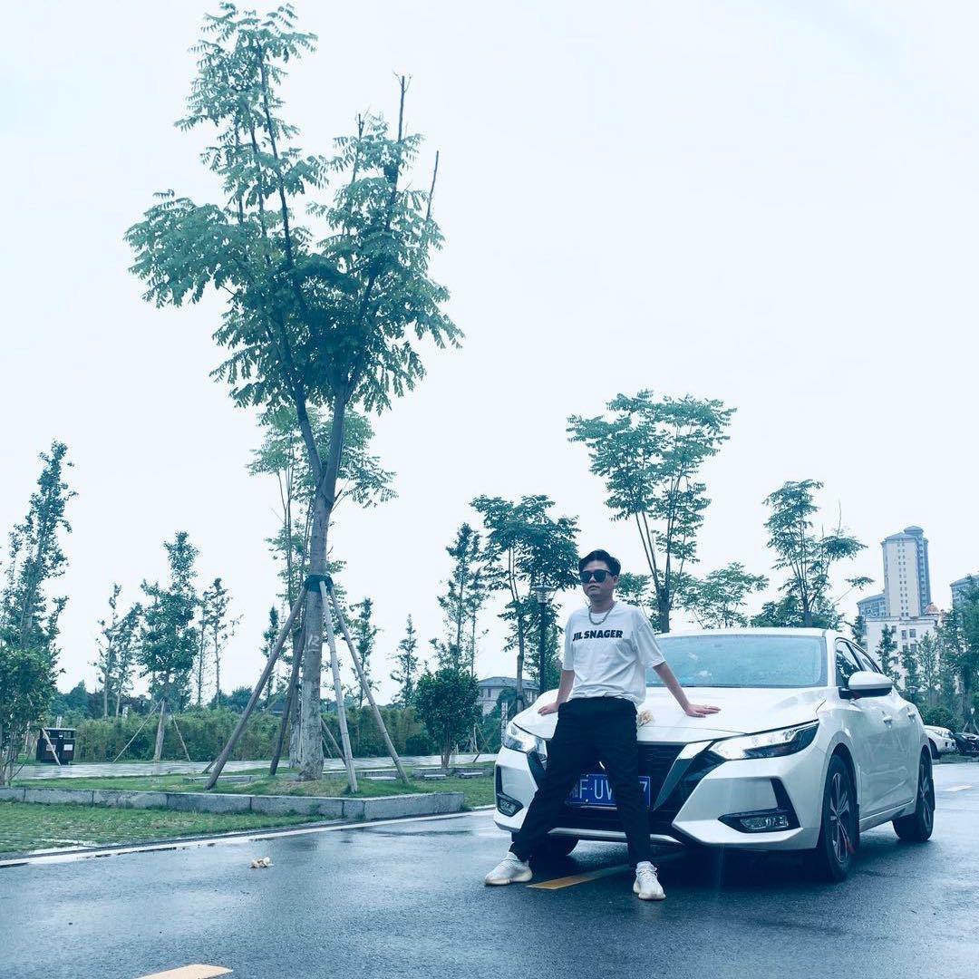 华容Kk减龄发型设计