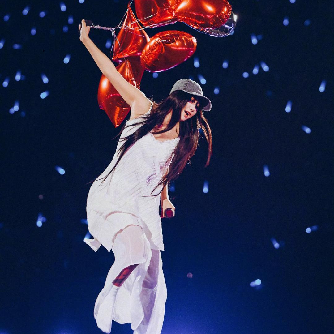 旁人不请自来审视我