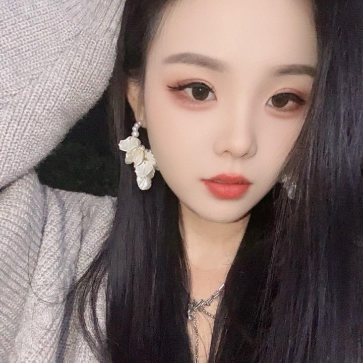 37💋