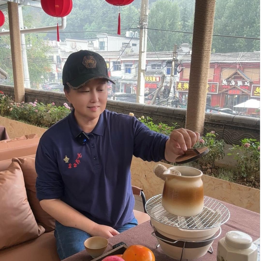 赵敏 洪炉古家辣子火锅