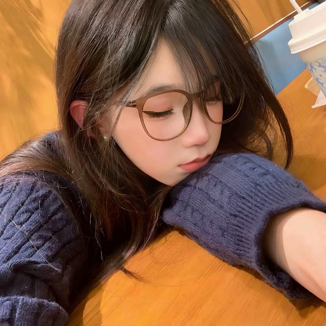 我也不太了解她