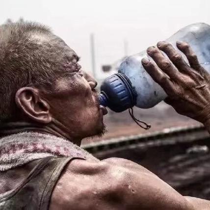 小何 爱偷狗🐶