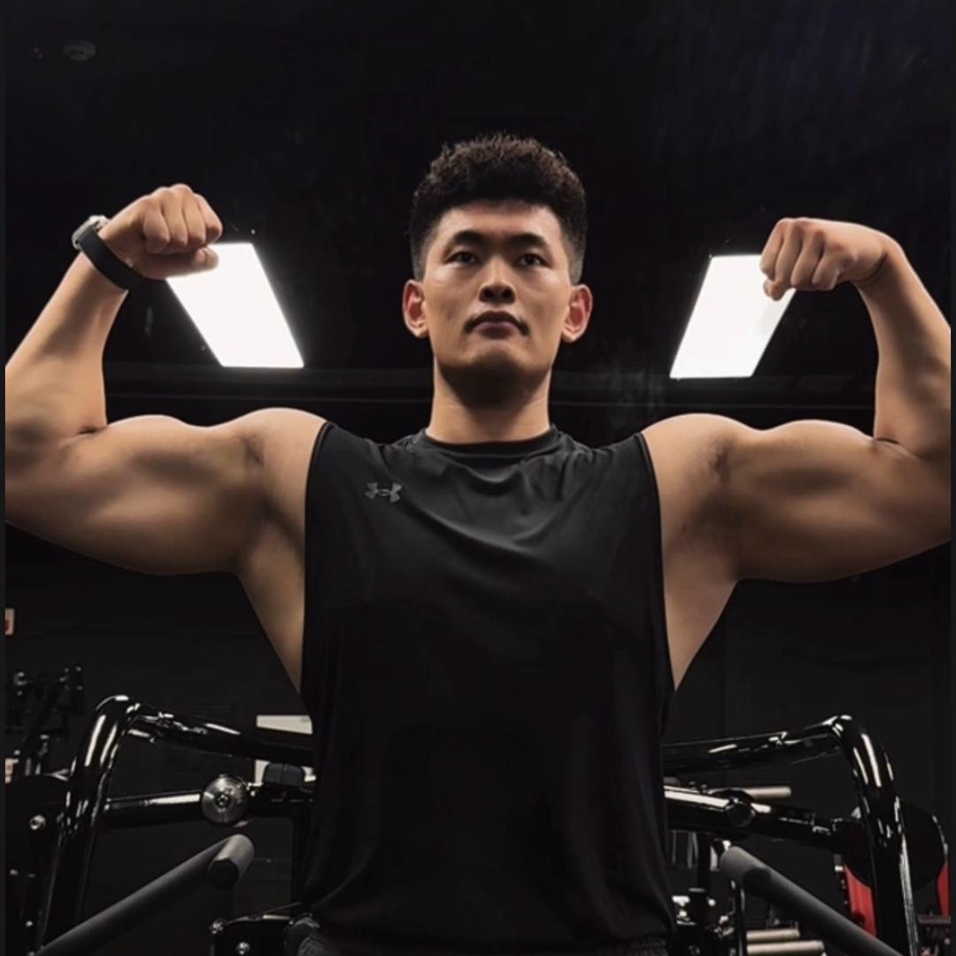 （玉米玖贰·大猩猩🦍）