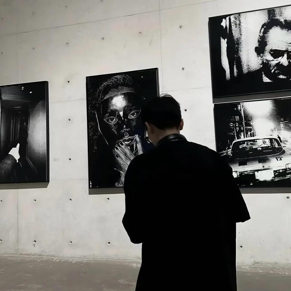 𝑯𝒐𝒔𝒉𝒊𝒏